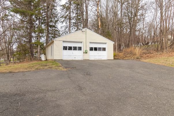 Detached Garage, Exterior