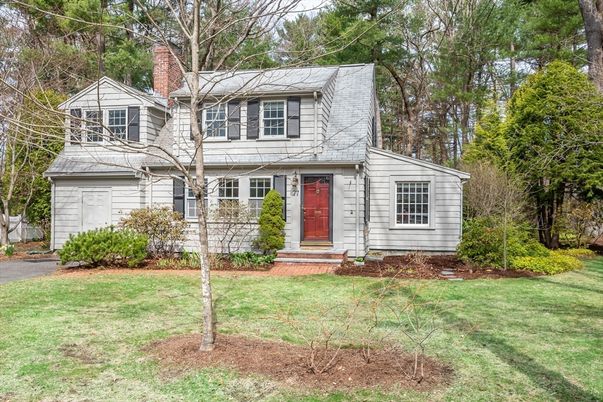 Exterior, Facade, Cape Cod