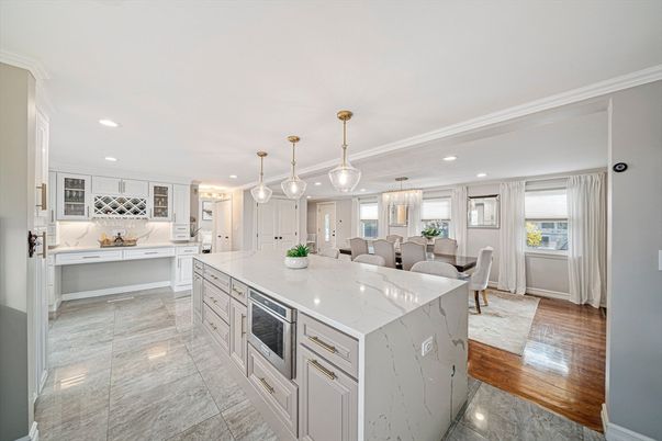 Dining room, Interior, Kitchen, Pendant Lights, Recessed Lighting, Wood Texture Flooring