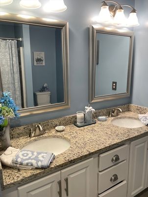 Bathroom, Dual Sink Vanities, Interior