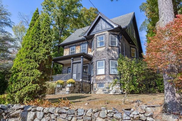 Exterior, Facade, Brick Facade, Queen Anne Victorian