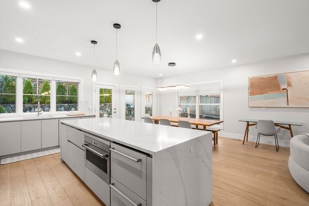 Dining room, Interior, Kitchen, Pendant Lights, Recessed Lighting, Wood Texture Flooring