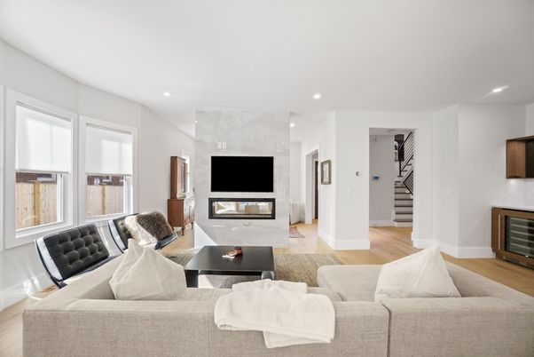 Interior, Living room, Recessed Lighting, Wood Texture Flooring