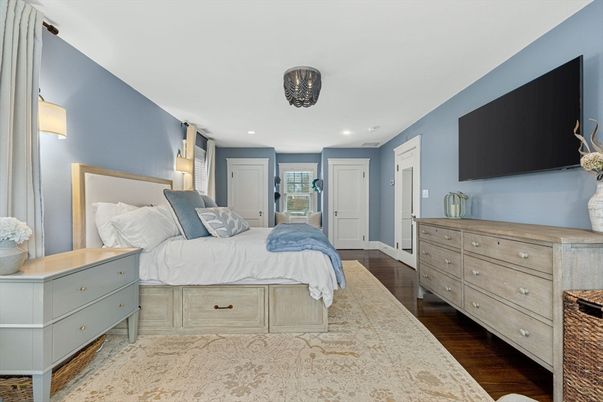 Bedroom, Interior, Recessed Lighting, Wood Texture Flooring