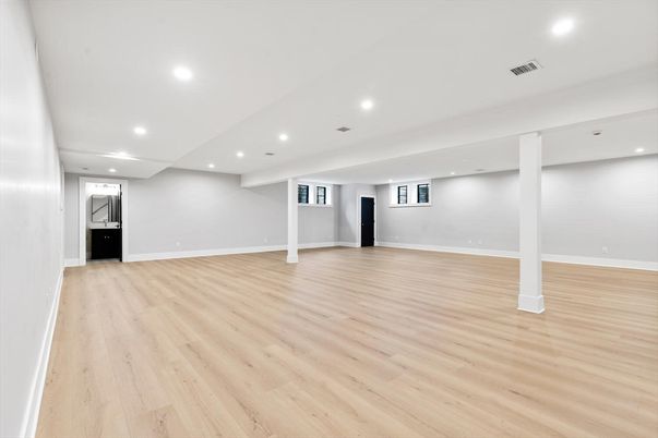 Empty room, Interior, Recessed Lighting, Wood Texture Flooring