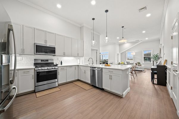 Dining room, Interior, Kitchen, Pendant Lights, Recessed Lighting, Stainless Steel Appliances, Wood Texture Flooring