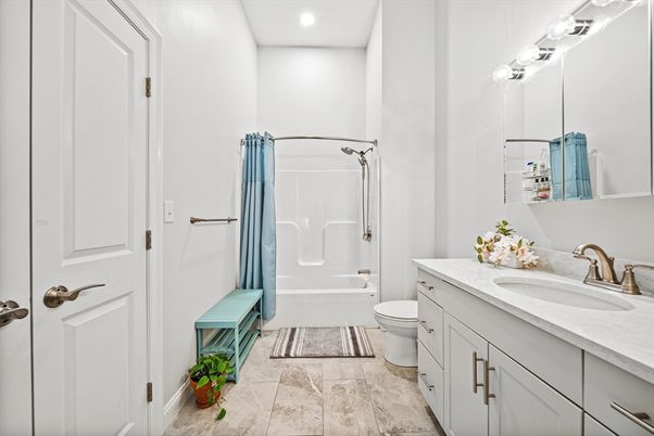 Bathroom, Dual Sink Vanities, Interior, Recessed Lighting