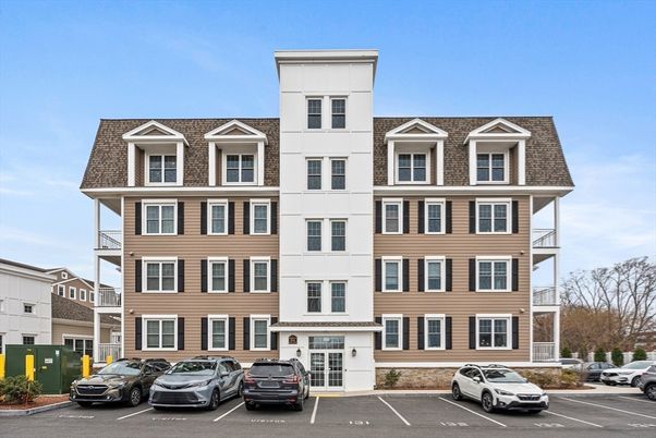 Exterior, Facade, Condo Building