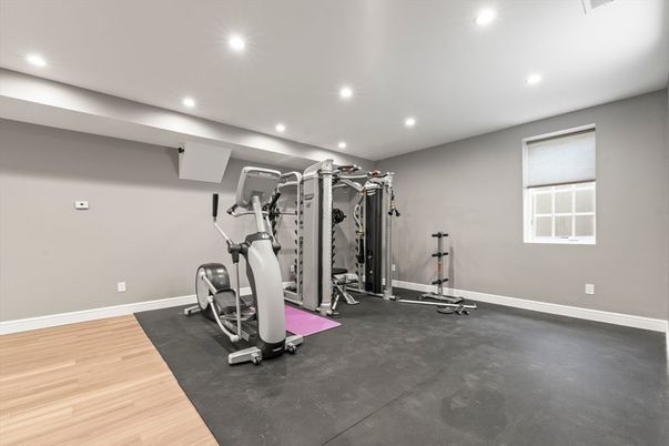 Fitness Equipment, Interior, Recessed Lighting, Wood Texture Flooring