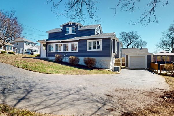 Detached Garage, Exterior, Facade, American Foursquare