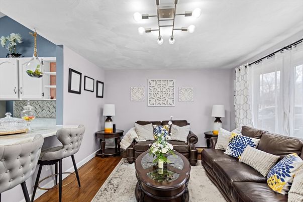 Interior, Living room, Pendant Lights, Wood Texture Flooring