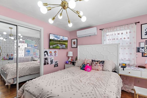 Bedroom, Interior, Pendant Lights, Wood Texture Flooring