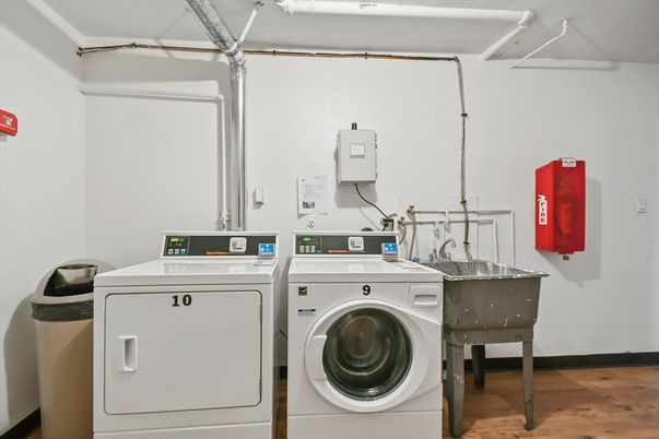 Interior, Washer, Wood Texture Flooring