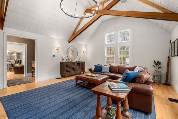 Interior, Living room, Pendant Lights, Wooden Beams, Wood Texture Flooring