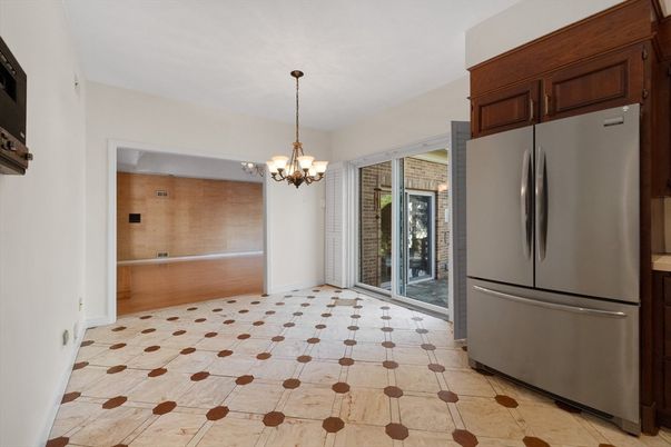 Chandelier, Interior, Kitchen