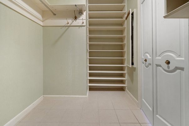 Interior, Walk-in Closets