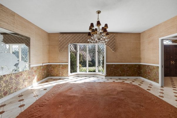 Chandelier, Empty room, Interior