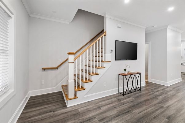Interior, Recessed Lighting, Wood Texture Flooring