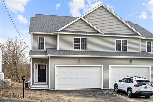 Attached, Exterior, Facade, Farmhouse