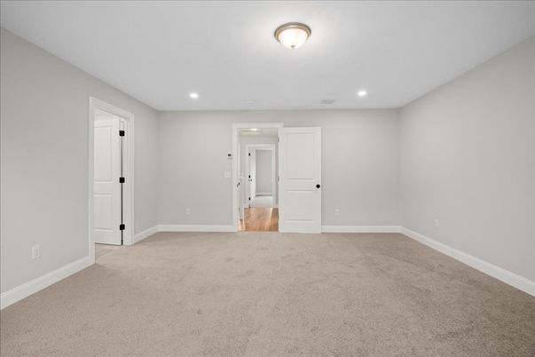 Empty room, Interior, Recessed Lighting