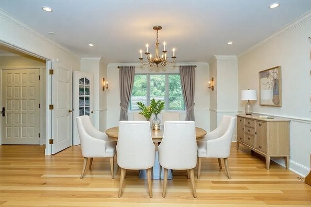 Chandelier, Dining room, Interior, Recessed Lighting, Wood Texture Flooring