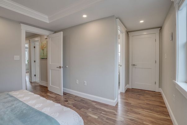 Interior, Recessed Lighting, Wood Texture Flooring