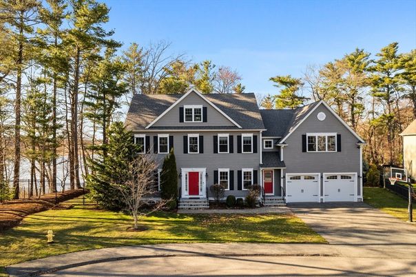 Attached, Exterior, Facade, Farmhouse