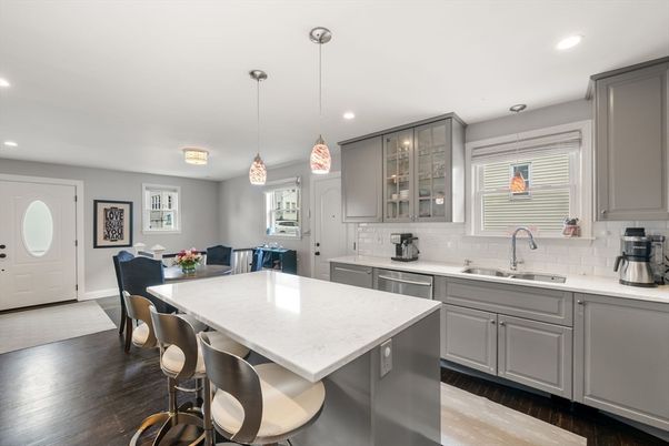 Dining room, Interior, Kitchen, Pendant Lights, Recessed Lighting, Wood Texture Flooring
