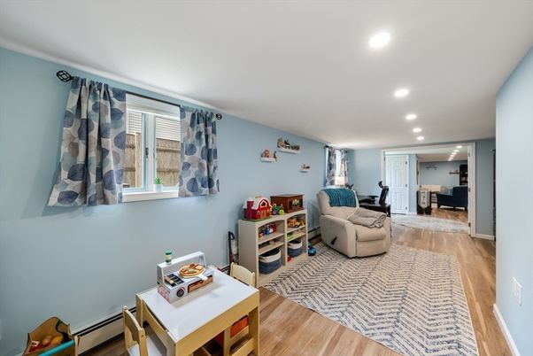 Interior, Recessed Lighting, Wood Texture Flooring