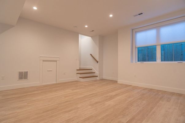 Empty room, Interior, Recessed Lighting, Wood Texture Flooring