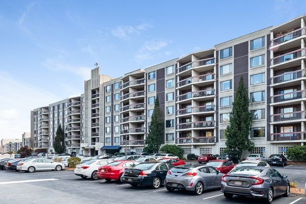 Exterior, Facade, Condo Building