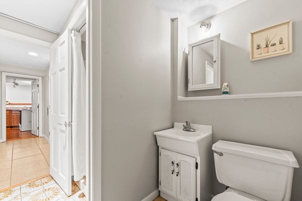 Bathroom, Interior, Recessed Lighting
