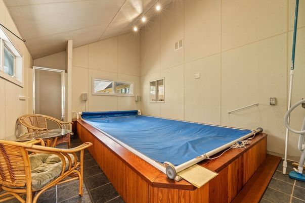 Billiard Table, Game Room, Interior