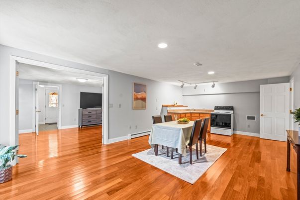 Dining room, Interior, Kitchen, Recessed Lighting, Wood Texture Flooring