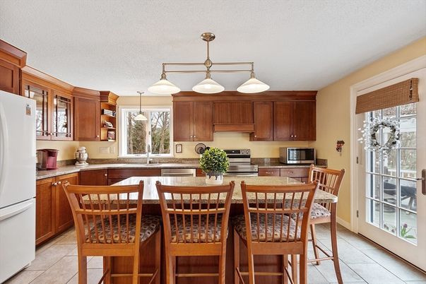Interior, Kitchen, Pendant Lights, Stainless Steel Appliances