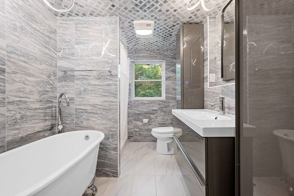 Bathroom, Free Standing Baths, Interior, Marble, Marble Walls