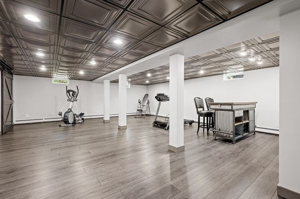 Fitness Equipment, Interior, Recessed Lighting, Wood Texture Flooring