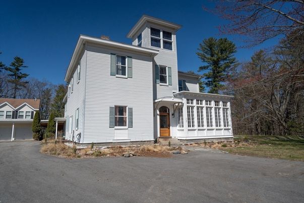 Exterior, Facade, American Foursquare