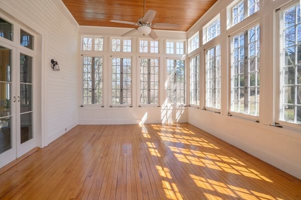 Empty room, Interior, Sun Room, Wooden Ceilings, Wood Texture Flooring
