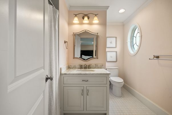 Bathroom, Interior, Recessed Lighting