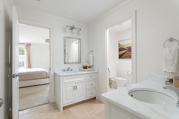 Bathroom, Bedroom, Dual Sink Vanities, Interior