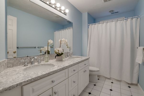 Bathroom, Dual Sink Vanities, Interior
