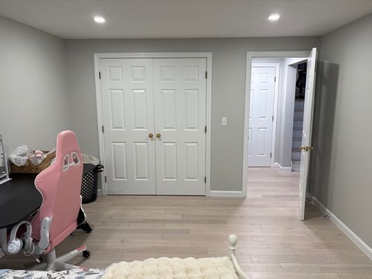 Home Office, Interior, Recessed Lighting, Wood Texture Flooring