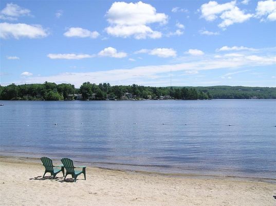 Exterior, Lake