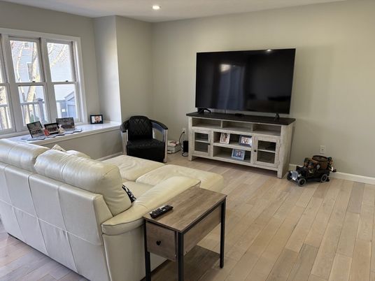 Interior, Living room, Recessed Lighting, Wood Texture Flooring