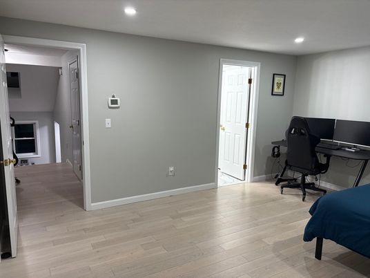 Home Office, Interior, Recessed Lighting, Wood Texture Flooring