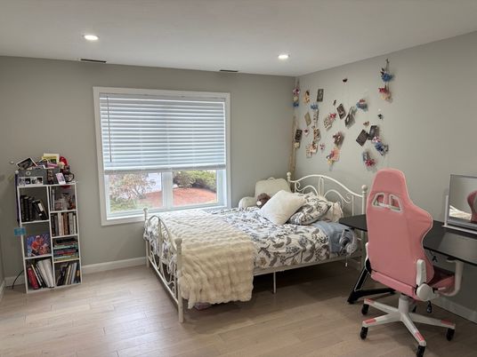 Bedroom, Home Office, Interior, Recessed Lighting, Wood Texture Flooring