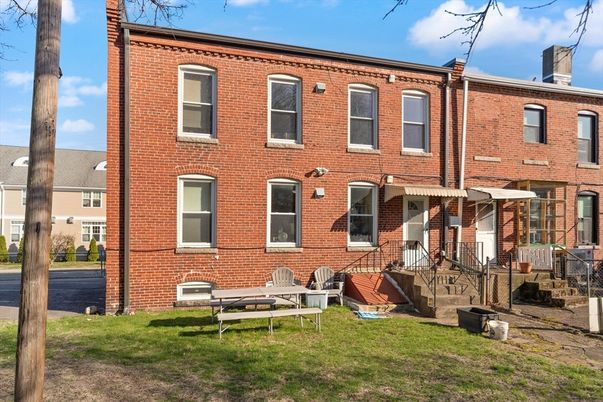 Exterior, Facade, Brick Facade, Rowhouse