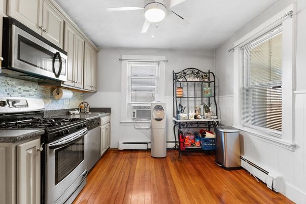 Interior, Kitchen, Washer, Wood Texture Flooring