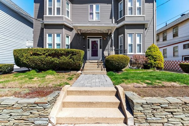 Exterior, Facade, Queen Anne Victorian